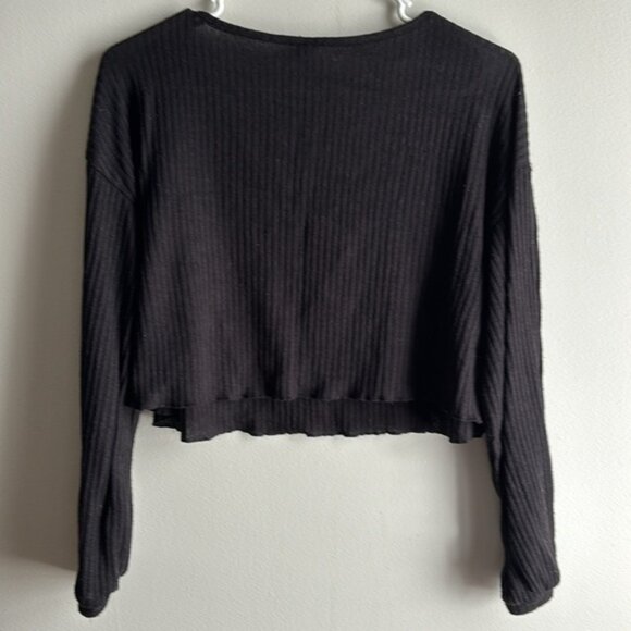 Cropped long sleeve from SHEIN - Picture 3 of 3